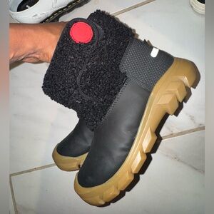 Hunter Black and Tan Winter Boots